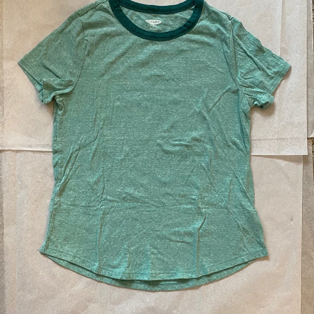 🟢green t-shirt🟢